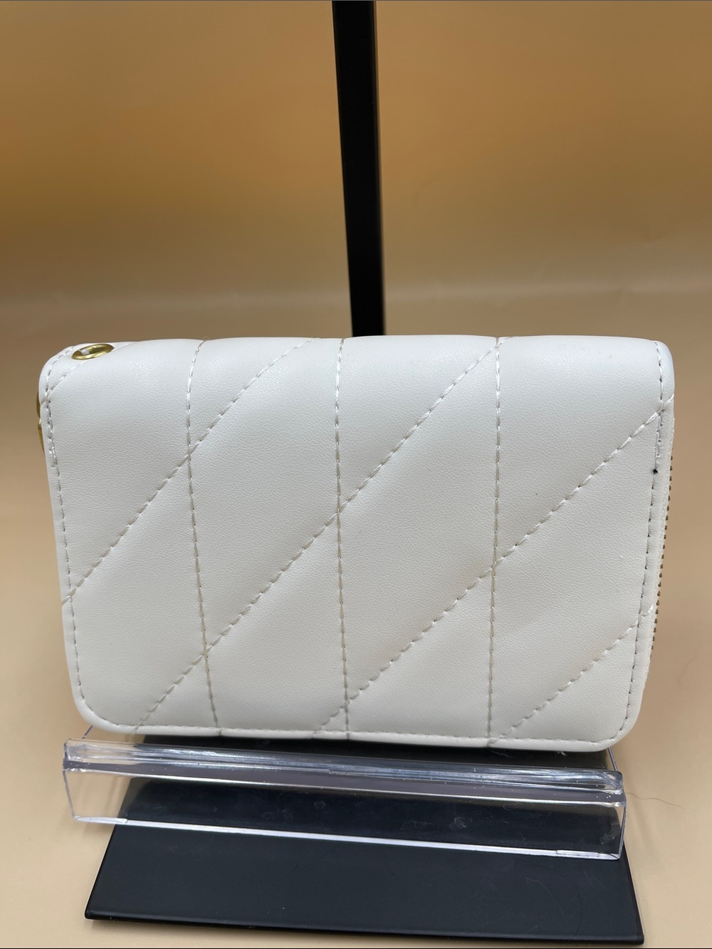 Vegan Elegant White Quilted Women’s Wallet with Wristlet Strap New